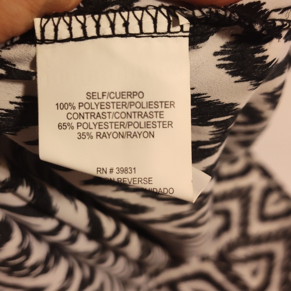 Rewind Black and White Geometric Women's Top Size XL Shear Bottom Boxy - Picture 6 of 6
